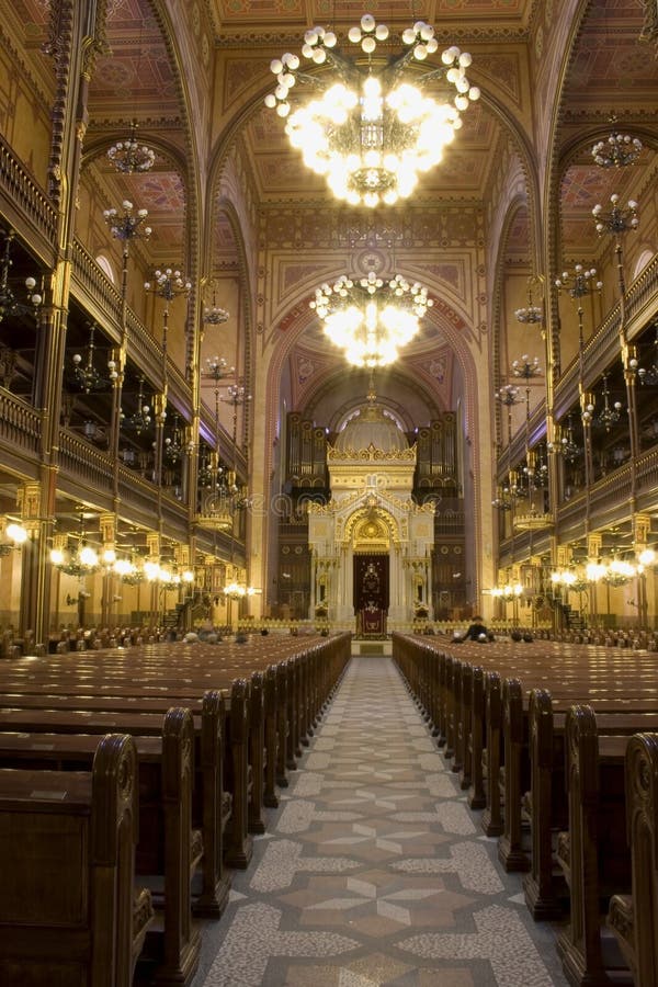 Sinagoga em Budapest foto editorial. Imagem de judeus - 54477791