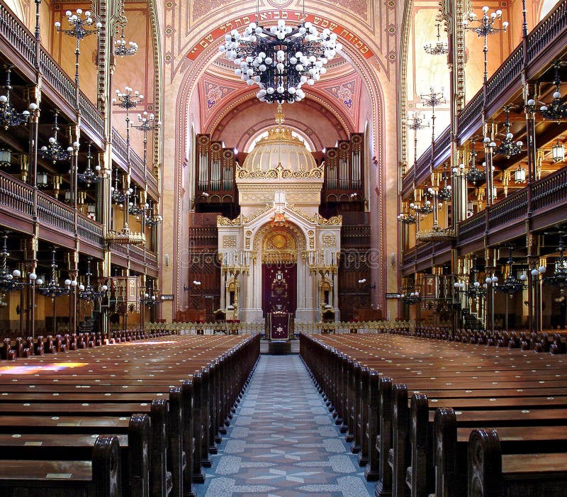 Sinagoga em Budapest foto editorial. Imagem de judeus - 54477791