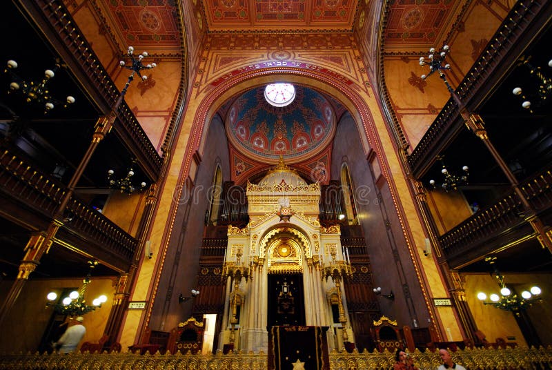 Sinagoga em Budapest foto editorial. Imagem de judeus - 54477791