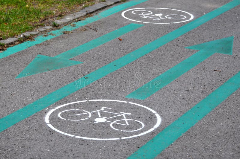 Sinalização rodoviária para bicicletas fotografia de stock