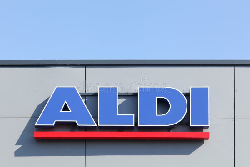 Sinal de Aldi em uma parede fotografia de stock royalty free