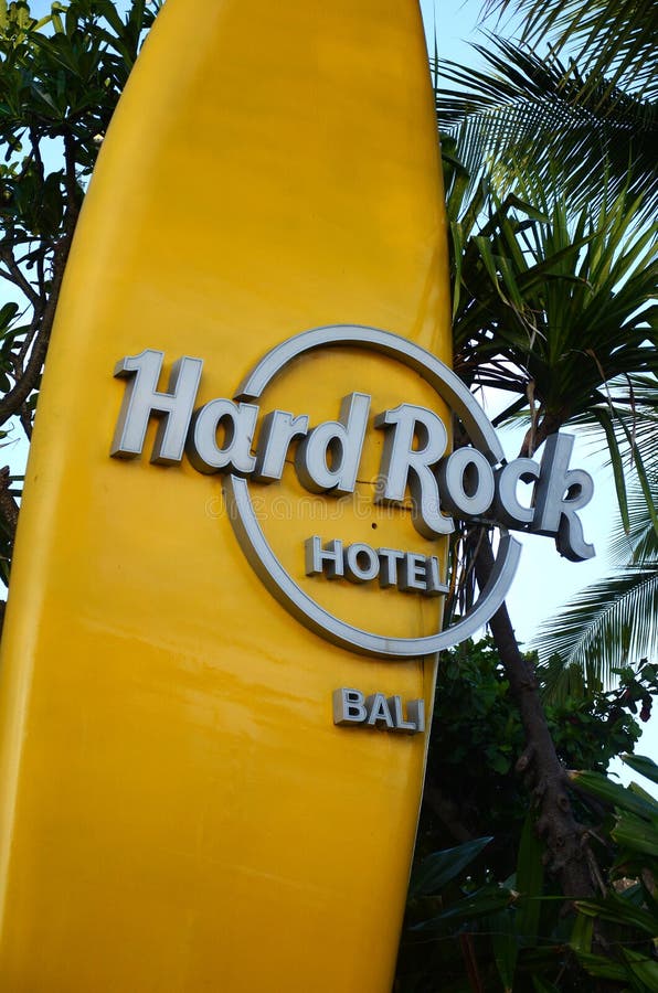 Bali, Indonésia- 18 de outubro de 2019: Sinal do Hotel Hard Rock em Bali, Indonésia