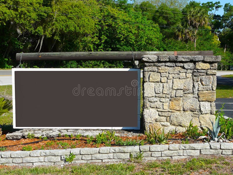 Sinal em branco de Brown foto de stock royalty free Sinal em branco de Brown foto de stock royalty free
