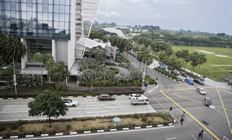 View on the Bayfront Ave.On the street people and cars are movi. Singapore, Singapore- August 07, 2018: View on the Bayfront Ave.On the street people and cars royalty free stock photos View on the Bayfront Ave.On the street people and cars are movi. Singapore, Singapore- August 07, 2018: View on the Bayfront Ave.On the street people and cars royalty free stock photos