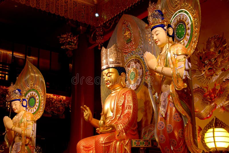 Сингапур: Будды в храме Реликвии Зуба Будды стоковые изображения