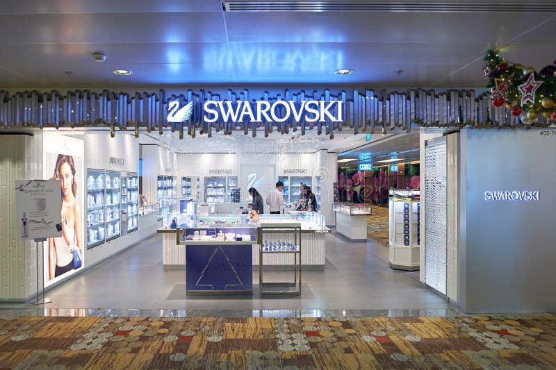 Singapore Changi Airport editorial stock image. Image of swarovski -  98903584