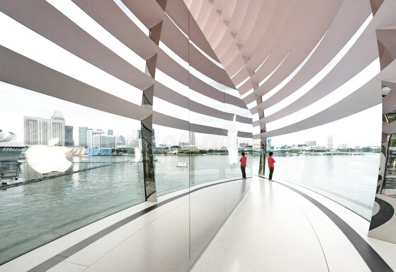 Singapore 2020: Newest Apple Store in Marina Bay Sands Floats on Water  Editorial Image - Image of glass, launches: 195877960