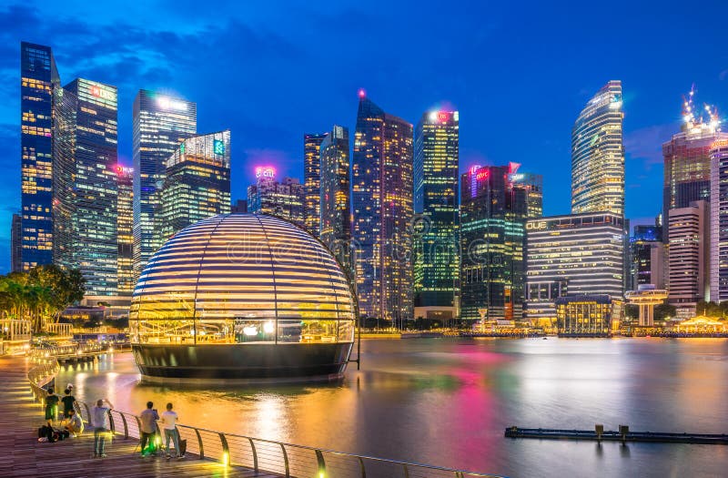 An Apple Store seen at Marina Bay Sands in Singapore. (Photo by Lionel Ng /  SOPA Images/Sipa USA Stock Photo - Alamy