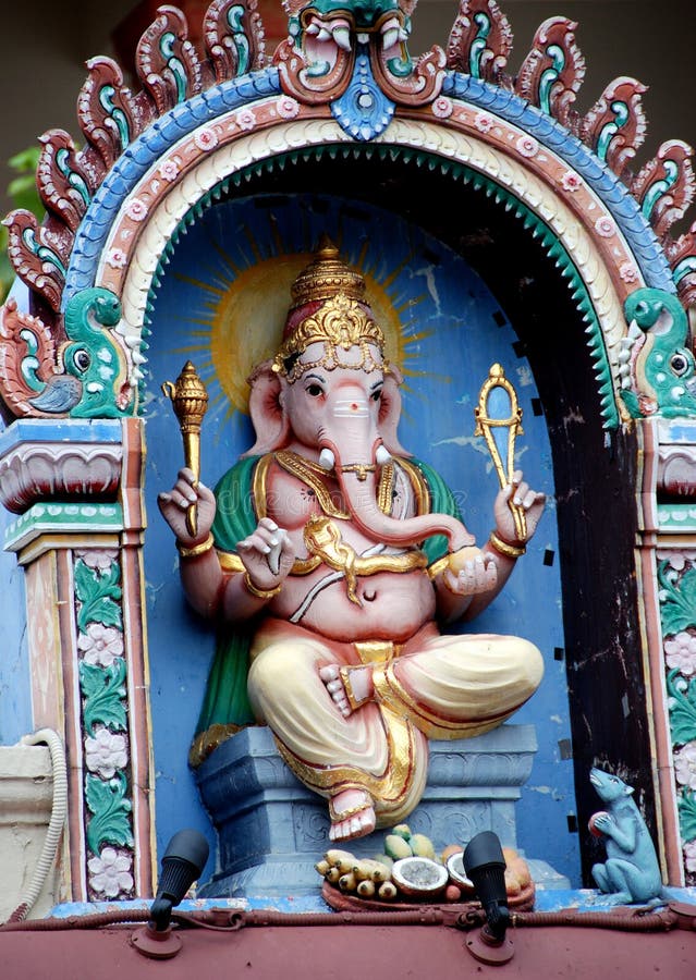 Singapore: Ganesh God at Sri Mariamman Temple