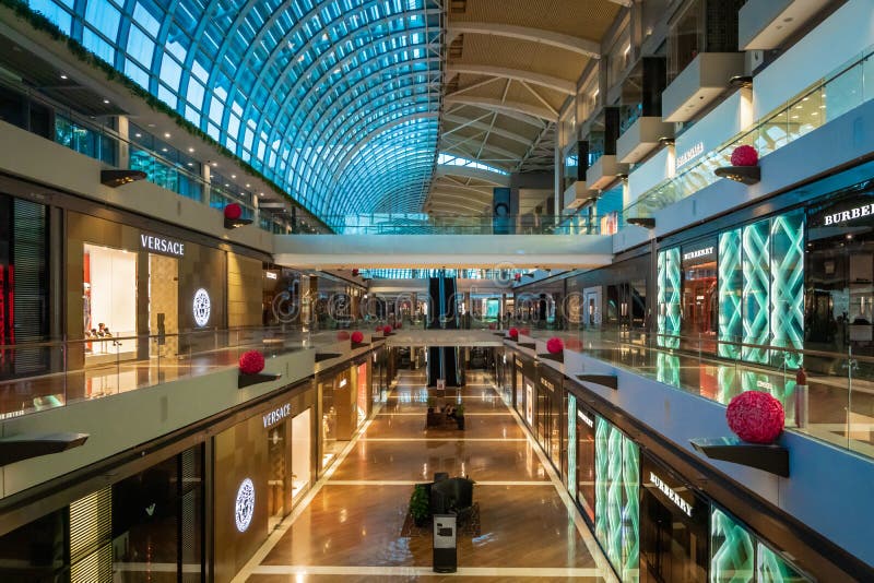 Marina Bay Sands Shopping Mall Interior Architecture. Editorial ...