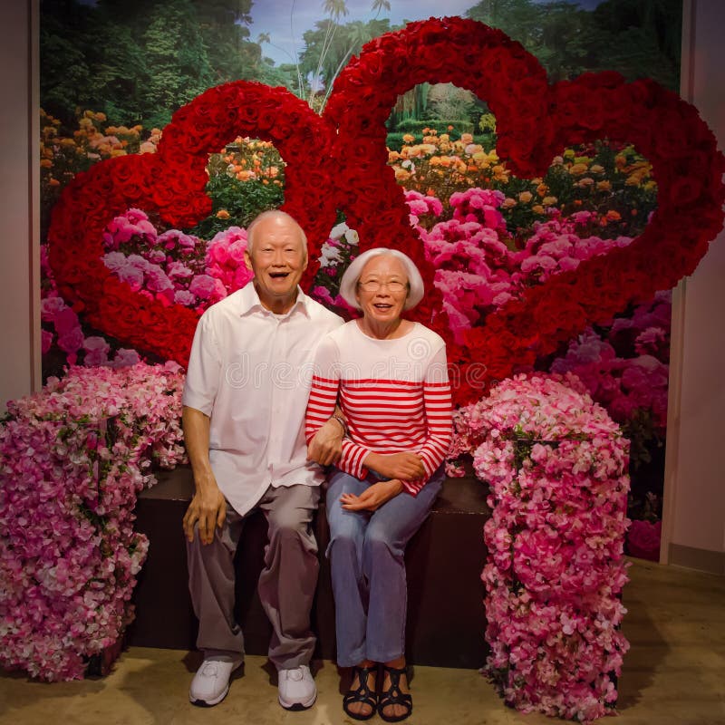 The wax figure of Lee Kuan Yew and Kwa Geok Choo in Madame Tussauds Singapore. Lee Kuan Yew was the first Prime Minister of Singap