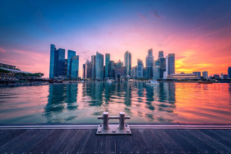Singapur linia horyzontu i widok dzielnicy biznesu śródmieście na Mari zdjęcie royalty free Singapur linia horyzontu i widok dzielnicy biznesu śródmieście na Mari zdjęcie royalty free