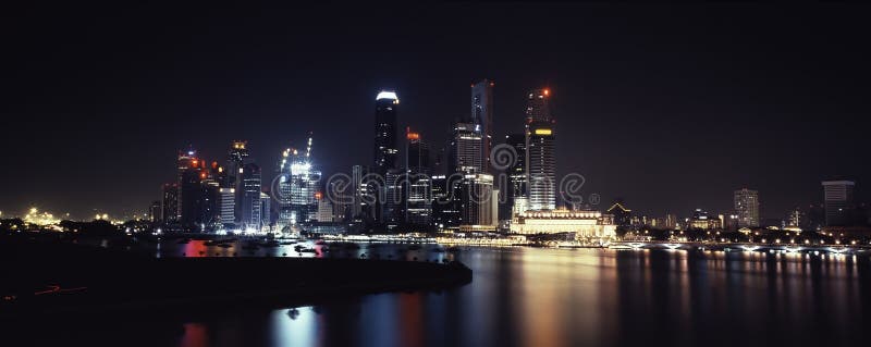 Singapur-Nachtleuchten lizenzfreies stockbild Singapur-Nachtleuchten lizenzfreies stockbild