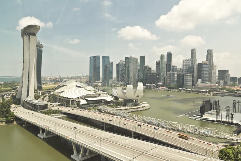 Singapur pejzażu miejskiego widok Przez okno fotografia stock Singapur pejzażu miejskiego widok Przez okno fotografia stock