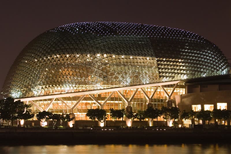 Singapuresplanade-Theater nachts stockbilder Singapuresplanade-Theater nachts stockbilder