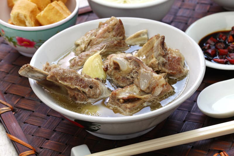 Singare bak kut teh, spicy pork rib soup