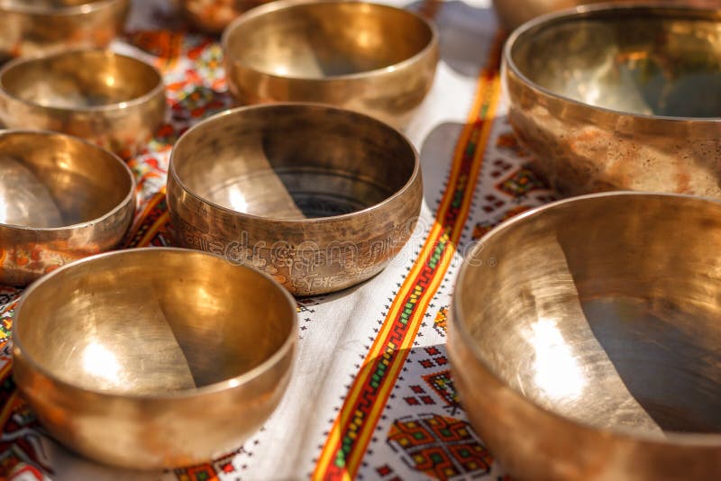 Singend rollt - Schale der lebens- populären Massenproduktandenkens in Nepal, in Tibet und in Indien stockbild Singend rollt - Schale der lebens- populären Massenproduktandenkens in Nepal, in Tibet und in Indien stockbild