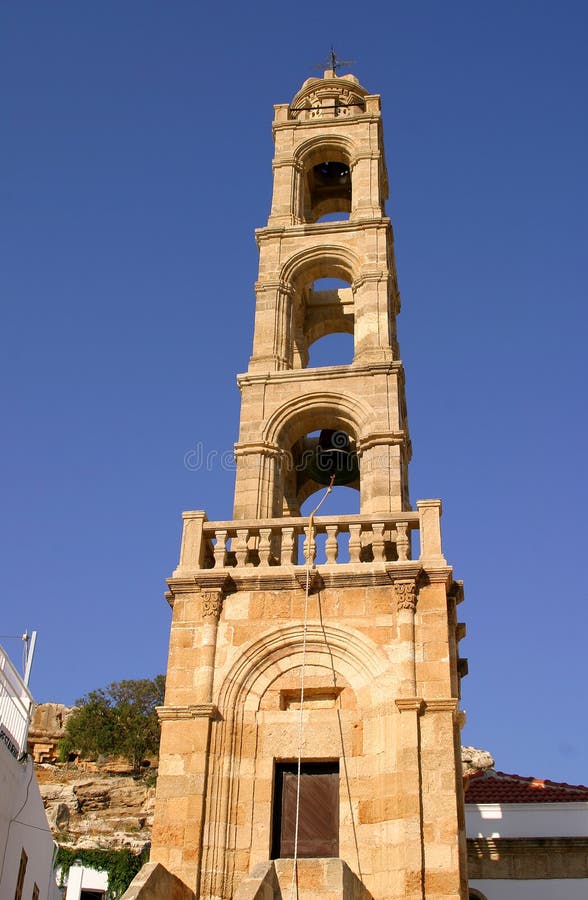 Sino-torre grega da igreja ortodoxa de Lindos foto de stock royalty free Sino-torre grega da igreja ortodoxa de Lindos foto de stock royalty free