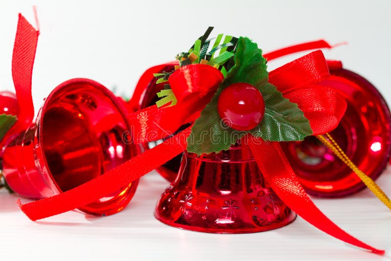 Sinos de Natal vermelhos imagens de stock Sinos de Natal vermelhos imagens de stock