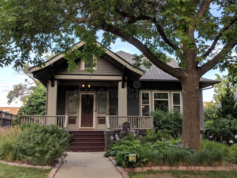Sioux Falls Historic Homes: Artigiano Bundalow