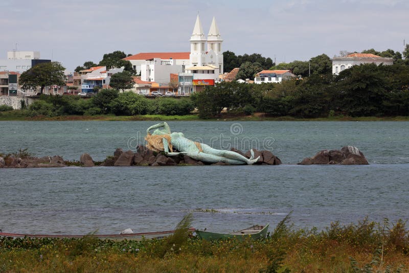 Sirena y horizonte de Petrolina y de Juazeiro en el Brasil fotografía de archivo libre de regalías Sirena y horizonte de Petrolina y de Juazeiro en el Brasil fotografía de archivo libre de regalías