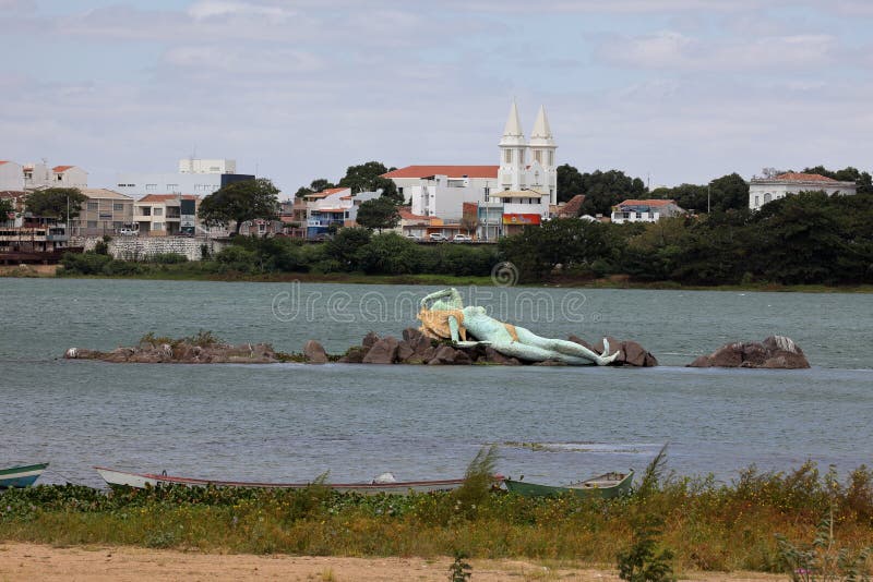 Sirena y horizonte de Petrolina y de Juazeiro en el Brasil fotografía de archivo Sirena y horizonte de Petrolina y de Juazeiro en el Brasil fotografía de archivo