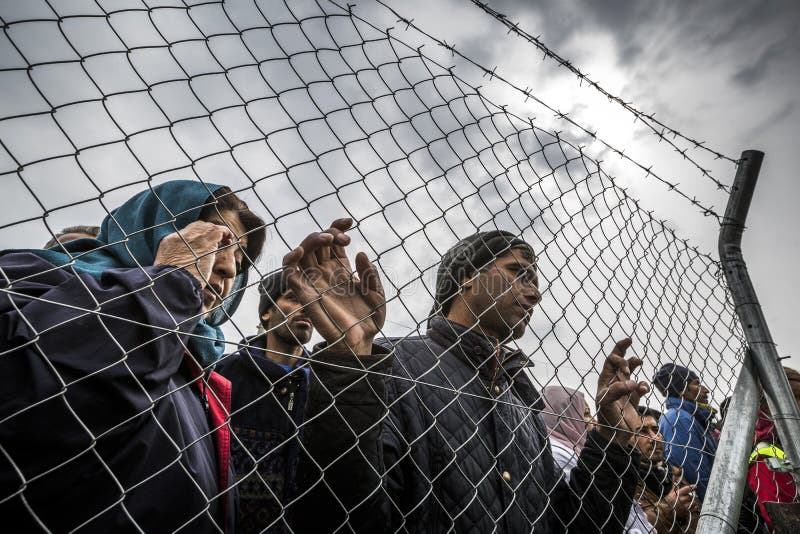 Sirian uchodźcy blokujący w Idomeni zdjęcia stock