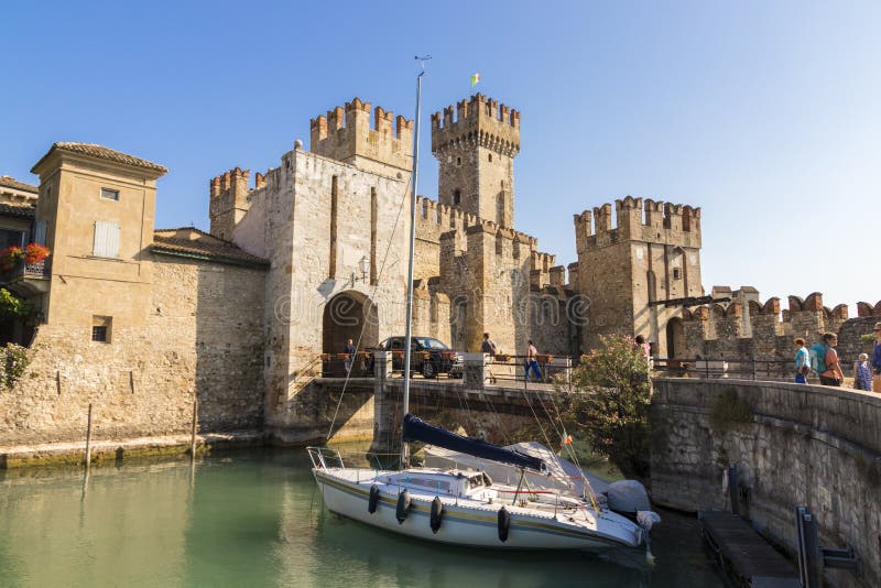 Sirmione, Italy foto de stock royalty free Sirmione, Italy foto de stock royalty free