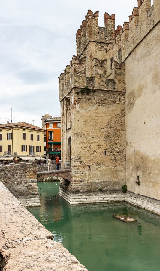 マリナボーダー Moat イタリア語(A) | vendee-rehaussement.com