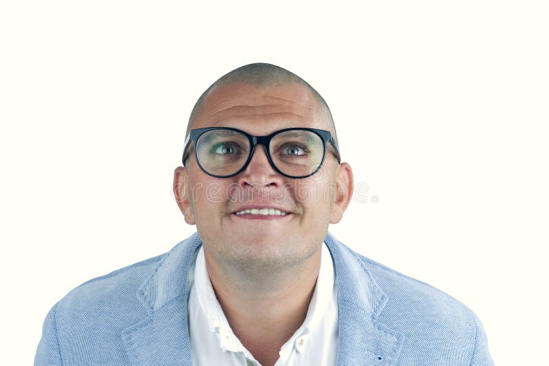 Sirva hacer la cara tonta con los vidrios del empollón aislados fotos de archivo Sirva hacer la cara tonta con los vidrios del empollón aislados fotos de archivo