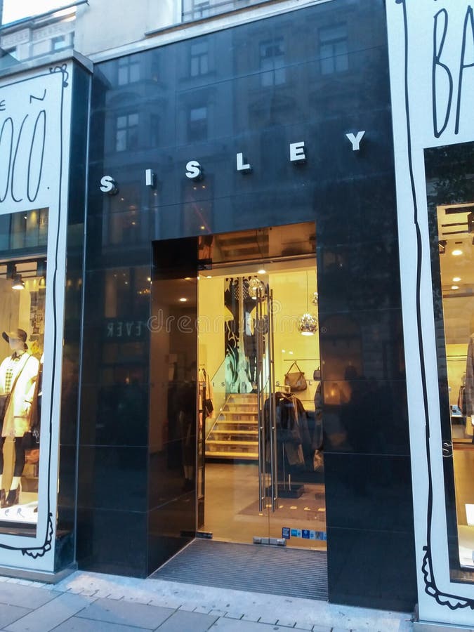 Sisley-Speicher in Wien. WIEN, ÖSTERREICH - CIRCA IM SEPTEMBER 2018: speichern Sie Front des Sisley-Markenspeichers