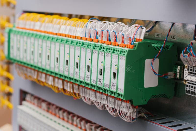 Sistemi di controllo produzione automatizzati, alimentazioni elettriche, regolatore Attrezzatura di alta precisione per uso nel s fotografia stock libera da diritti Sistemi di controllo produzione automatizzati, alimentazioni elettriche, regolatore Attrezzatura di alta precisione per uso nel s fotografia stock libera da diritti
