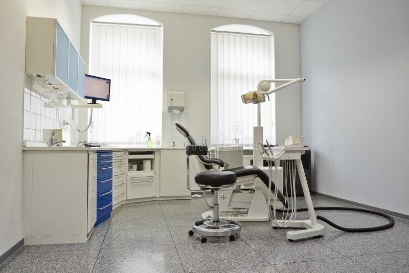 Sitio brillante moderno del tratamiento en práctica dental fotografía de archivo libre de regalías Sitio brillante moderno del tratamiento en práctica dental fotografía de archivo libre de regalías