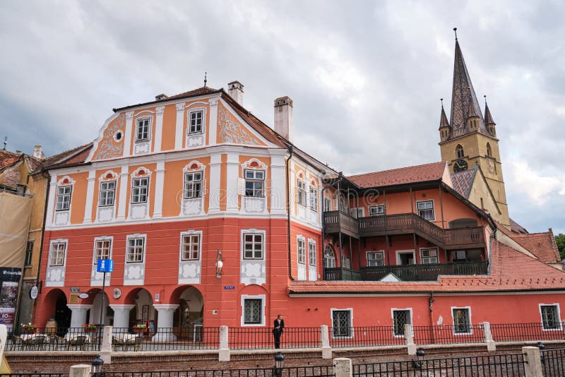 Situé au coeur même de Sibiu, la maison Luxembourg d'hôtel préserve toujours les éléments architecturaux uniques photos libres de droits Situé au coeur même de Sibiu, la maison Luxembourg d'hôtel préserve toujours les éléments architecturaux uniques photos libres de droits