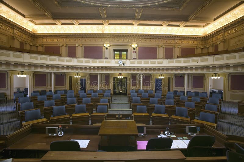Sièges vides de la chambre des représentants la chambre image libre de droits Sièges vides de la chambre des représentants la chambre image libre de droits