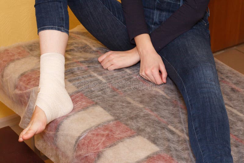 Sjukvårdsbandage för ankungsskada royaltyfri foto