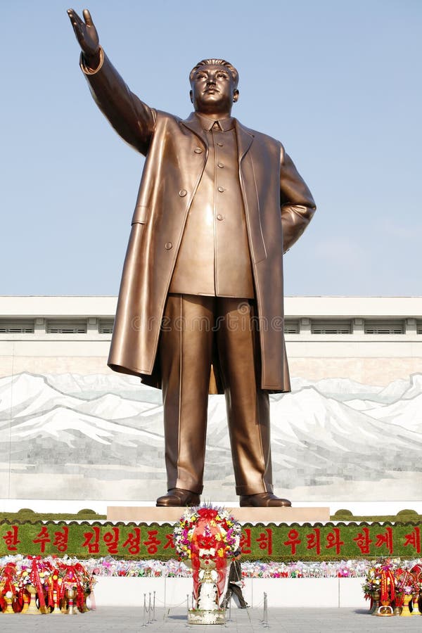 sjungen bronze staty för il kim arkivfoto sjungen bronze staty för il kim arkivfoto