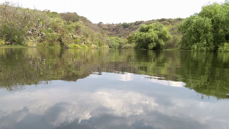 Sk?nheten av naturen i bergen royaltyfri bild Sk?nheten av naturen i bergen royaltyfri bild