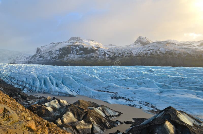Skaftafellsjokull glaciär i Island, del av den Vatnajokull nationalparken royaltyfria foton Skaftafellsjokull glaciär i Island, del av den Vatnajokull nationalparken royaltyfria foton