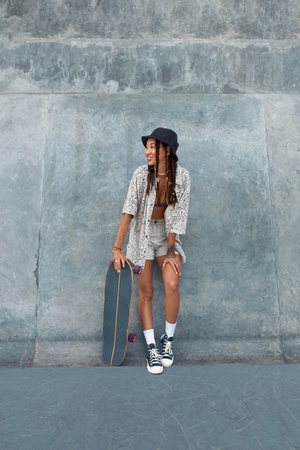Fashion skater girl 5 Ways