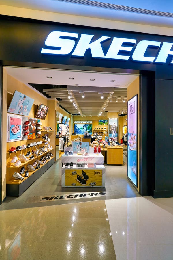Zichtbaar Zonder hoofd Toezicht houden Skechers editorial stock photo. Image of boutique, shenzhen - 162647463 Zichtbaar Zonder hoofd Toezicht houden Skechers editorial stock photo. Image of boutique, shenzhen - 162647463