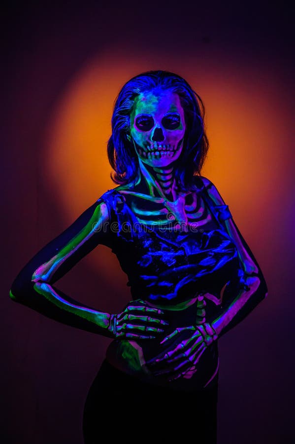 Skeleton bodyart with blacklight