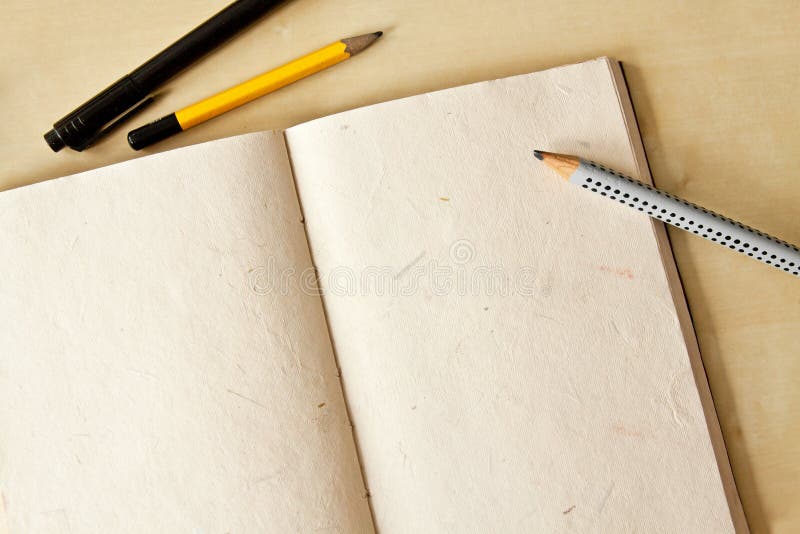 https://thumbs.dreamstime.com/b/sketchbook-note-pad-empty-paper-page-pencil-58307975.jpg