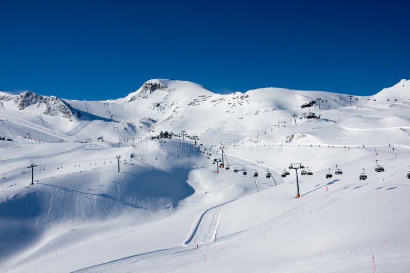 Remontée mécanique dans les Alpes photos libres de droits