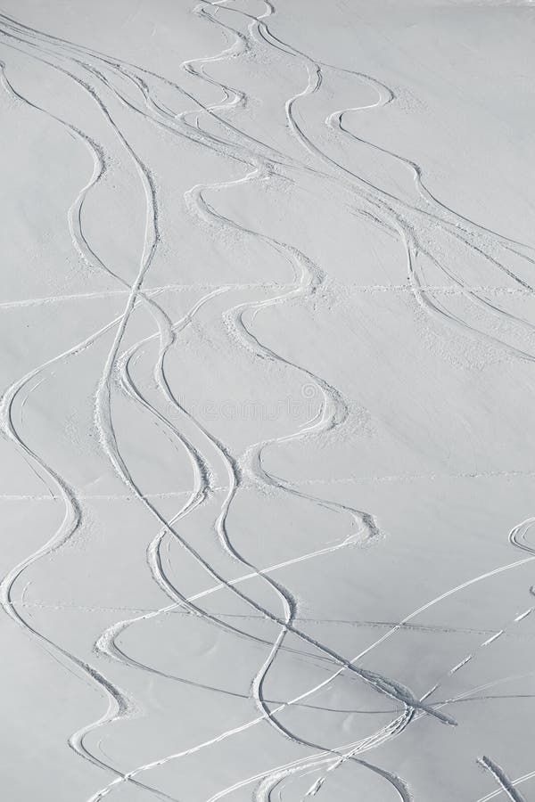 Ski Slope mit frischen Kurven