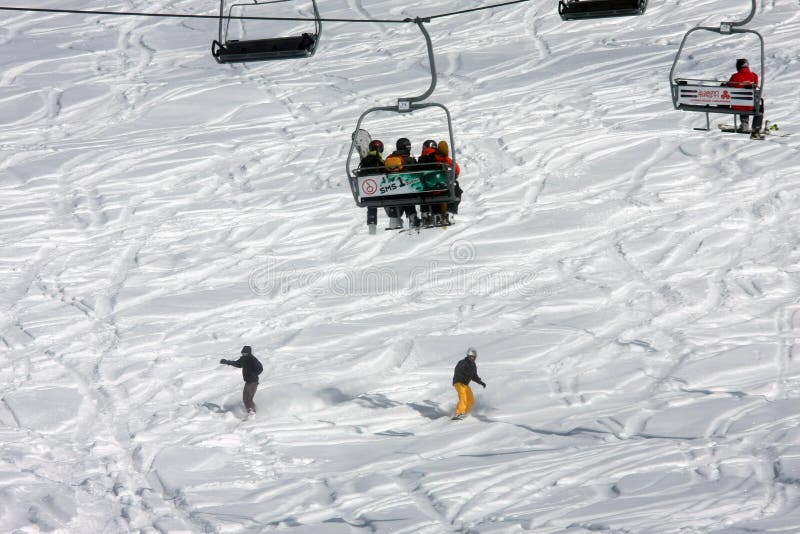 Skida semesterort Gudauri i Georgia, Kaukasus Montains royaltyfri foto Skida semesterort Gudauri i Georgia, Kaukasus Montains royaltyfri foto