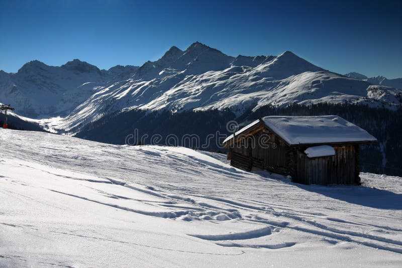 Imagen negociaciones esquiar  relacionado tema en suizo Alpes más cercano.