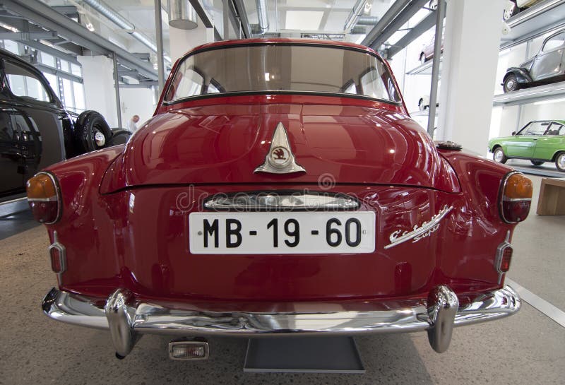 Skoda Auto muzeum w Mlada Boleslav Samochodu muzeum przedstawia historię firmy Skoda samochód i ja jest poprzednikiem Laurin & Klement