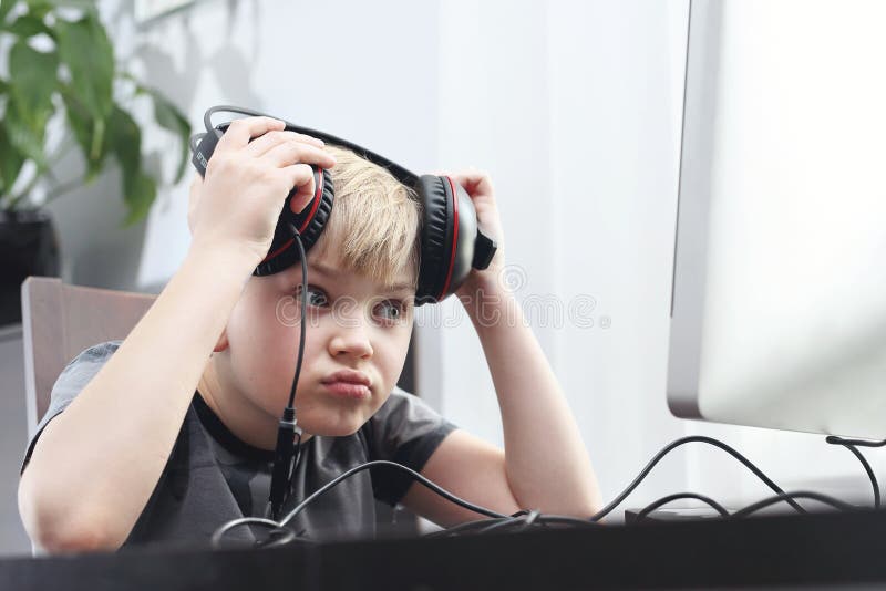 Skola på webben. onlineklektioner. royaltyfri foto