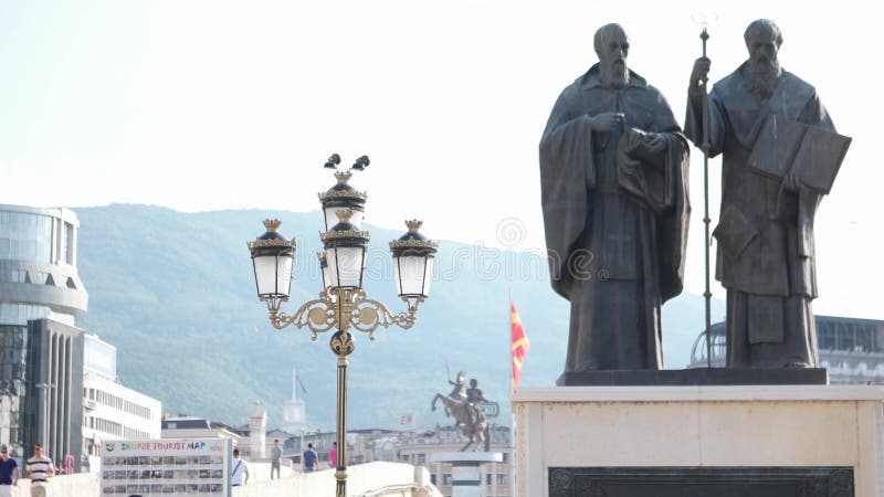 SKOPJE MACEDONIA - LUGLIO 2015: Vita di tutti i giorni al centro urbano di Skopje